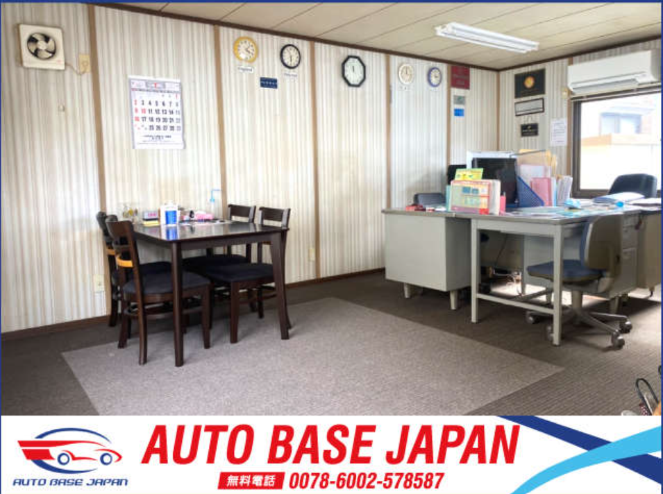 AUTO BASE JAPAN商談スペース
